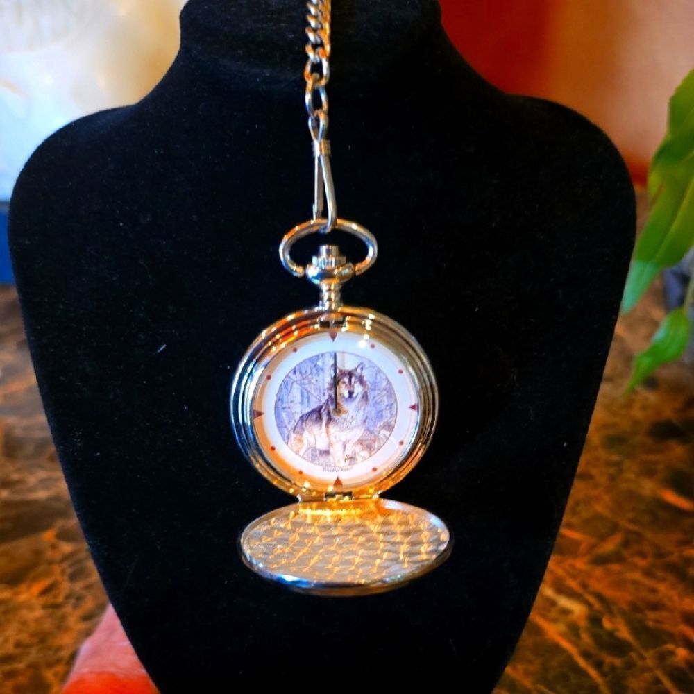 Westminster Collector'sElegant Silver Wolf Pocket Watch!